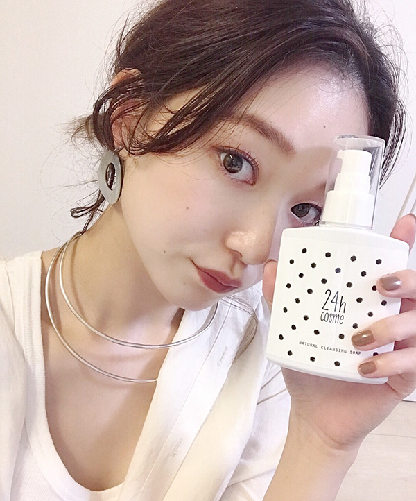 24コスメ アンバサダー mina uetakeさん